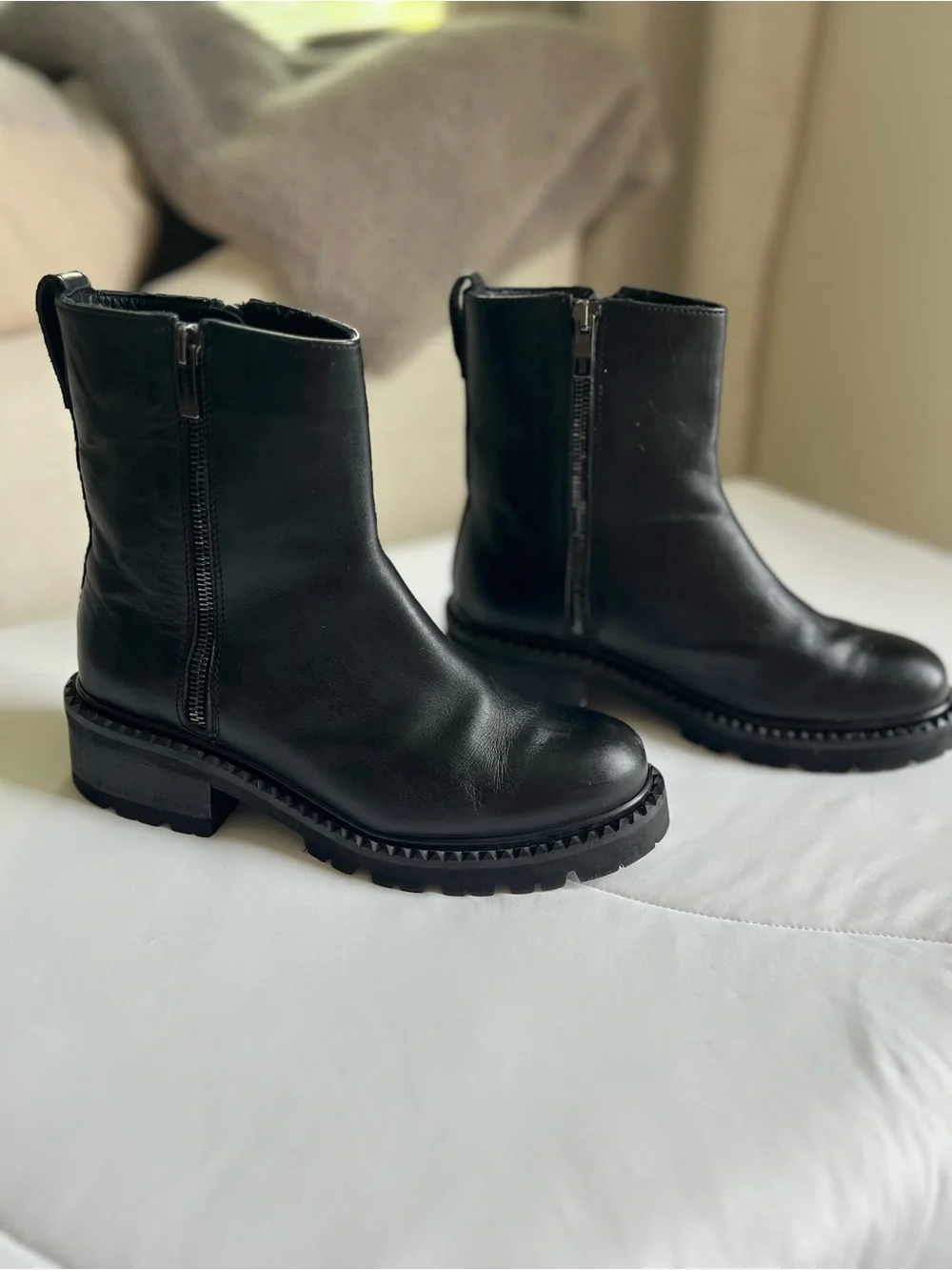 La Canadienne Crew Women's Black Leather Ankle Boots - size 7